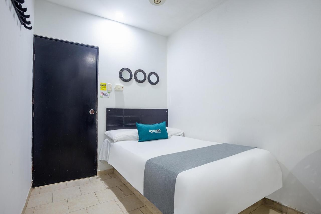 מונטריה Ayenda Hotel Alejandria מראה חיצוני תמונה